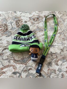 Kids Knit Pom Beanie with Plush Mascot and Lanyard -Seattle Seahawks
